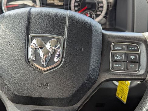 Used 2018 RAM 1500 Classic SLT AWD/4WD image 16