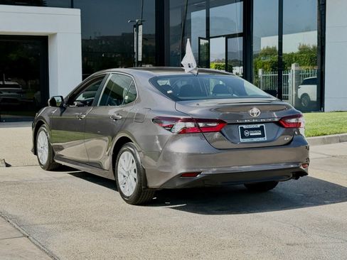 Used 2023 Toyota Camry LE FWD image 11
