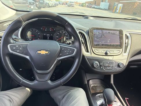 Used 2022 Chevrolet Malibu RS FWD image 12