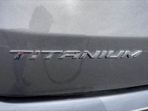 Used 2022 Ford Edge Titanium w/ Equipment Group 301A AWD/4WD image 29