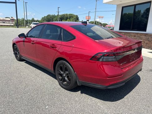 Used 2025 Honda Accord SE image 6