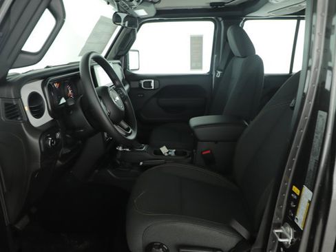 New 2026 Jeep Gladiator Sport image 6