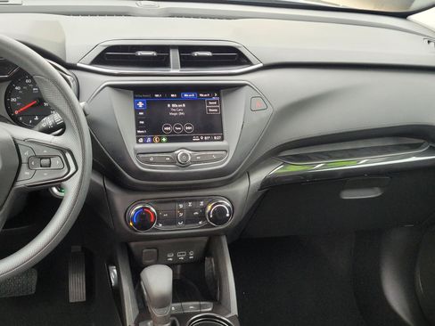 Used 2023 Chevrolet TrailBlazer LT FWD image 12
