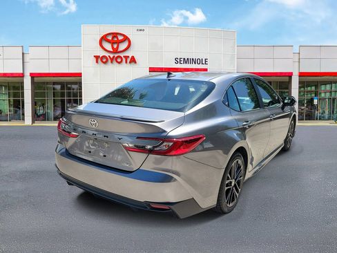 Used 2025 Toyota Camry SE FWD image 3