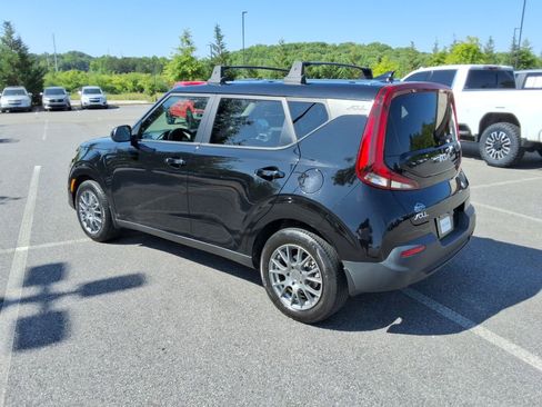 Used 2022 Kia Soul LX FWD image 7