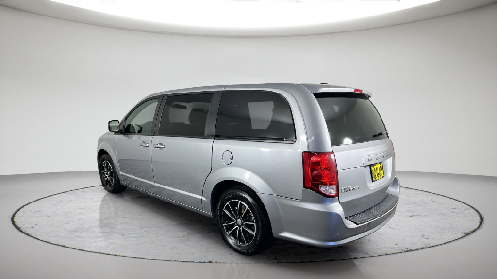 Used 2018 Dodge Grand Caravan SE FWD image 11