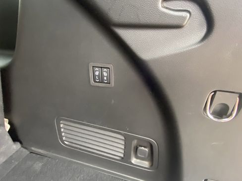 Used 2022 Buick Enclave Avenir w/ Avenir Technology Package image 19