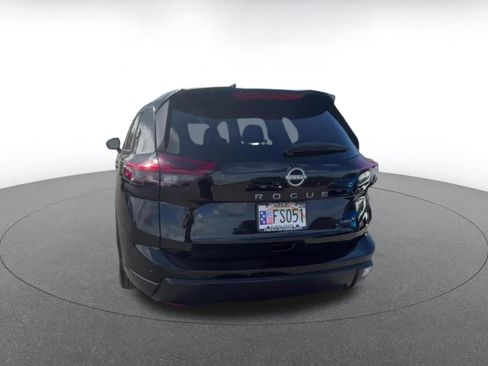 Used 2025 Nissan Rogue SV AWD/4WD image 12