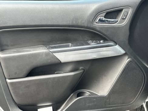 Used 2022 Chevrolet Colorado LT w/ Fleet Safety Package image 10