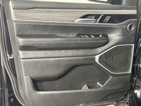 Used 2024 Jeep Wagoneer L Series II w/ Flexible Seating Group image 9