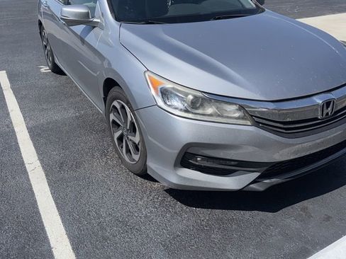 Used 2017 Honda Accord EX-L image 2