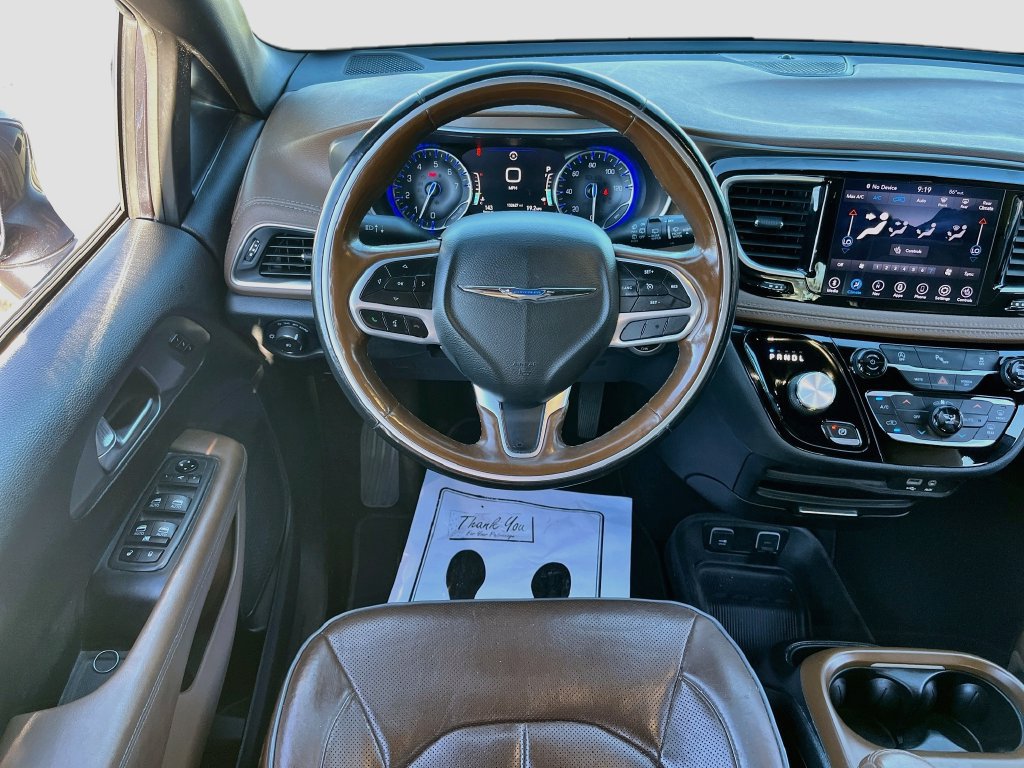 Used 2020 Chrysler Pacifica Limited FWD image 23