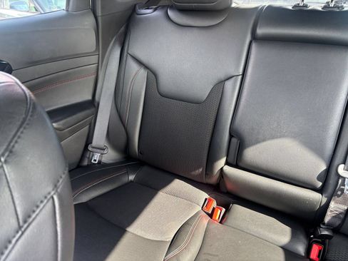 Used 2025 Jeep Compass Trailhawk AWD/4WD image 38