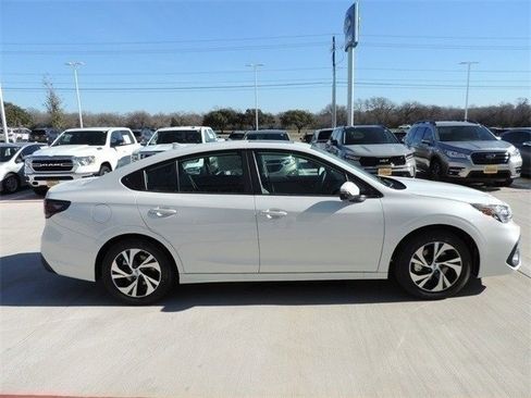 Used 2024 Subaru Legacy Premium image 4