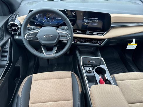 New 2026 Chevrolet Equinox ACTIV w/ Convenience Package III FWD image 24