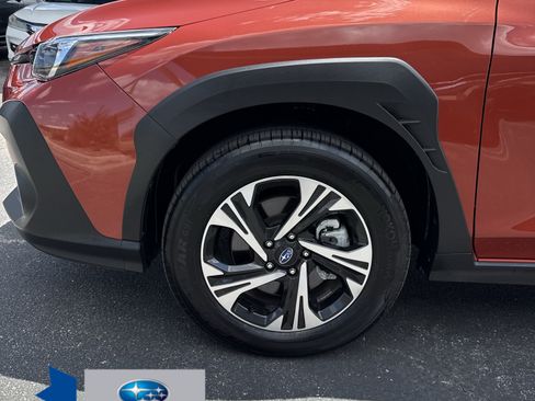 Used 2025 Subaru Crosstrek 2.5i Premium AWD/4WD image 32