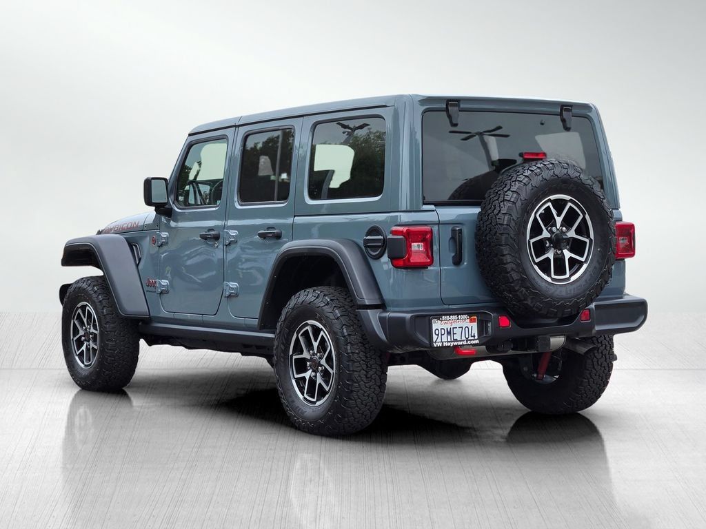 Used 2024 Jeep Wrangler Unlimited Rubicon w/ Convenience Group AWD/4WD image 7
