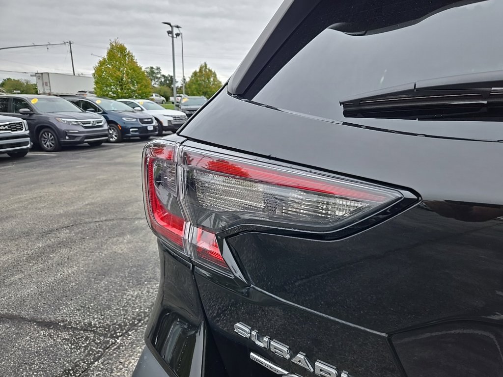 Used 2024 Subaru Outback Premium AWD/4WD image 11