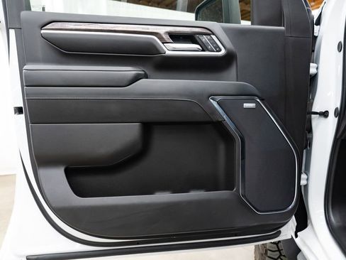 Used 2024 Chevrolet Silverado 2500 LTZ w/ LTZ Plus Package AWD/4WD image 24