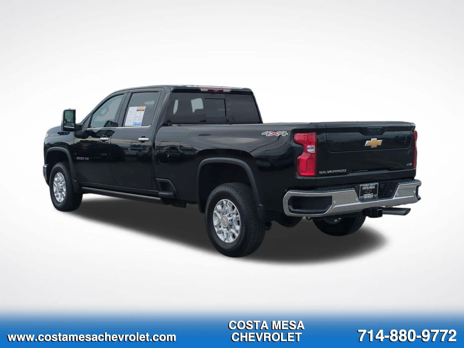 Used 2024 Chevrolet Silverado 2500 LTZ w/ LTZ Premium Package AWD/4WD image 7