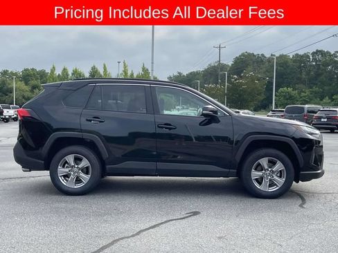 Used 2025 Toyota RAV4 XLE AWD/4WD image 6