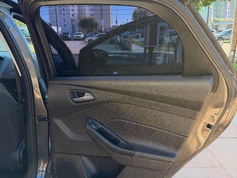 Used 2017 Ford Focus SE image 26