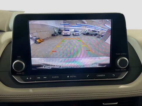 Used 2024 Nissan Rogue SV FWD image 9