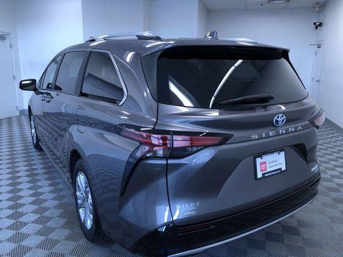 Certified 2022 Toyota Sienna Platinum AWD/4WD image 12