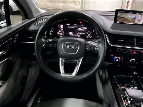 Used 2019 Audi Q7 3.0T Premium Plus w/ Premium Plus Package AWD/4WD image 6