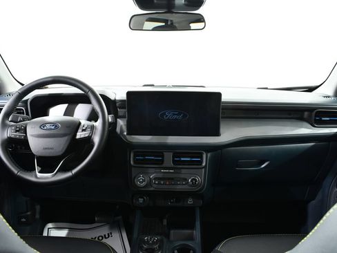 Used 2025 Ford Maverick Lobo AWD/4WD image 7