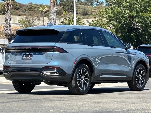 New 2026 Lincoln Nautilus Premier AWD/4WD image 3