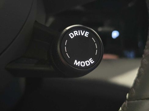 Used 2022 Porsche Taycan 4S image 33