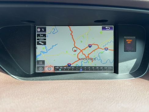 Used 2017 Lexus ES 350 w/ Ultra Luxury Package FWD image 10