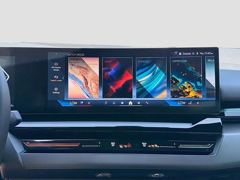 Used 2025 BMW 530i w/ M Sport Package image 31