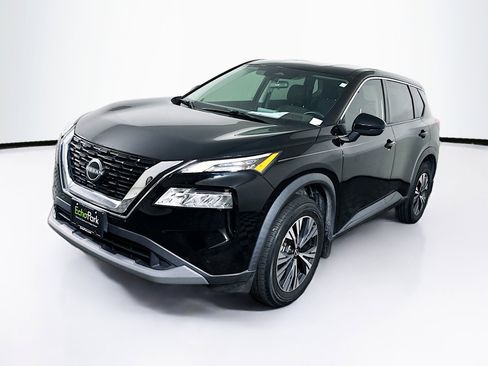 Used 2022 Nissan Rogue SV image 3
