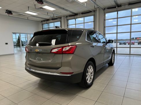 Used 2018 Chevrolet Equinox LT FWD image 5