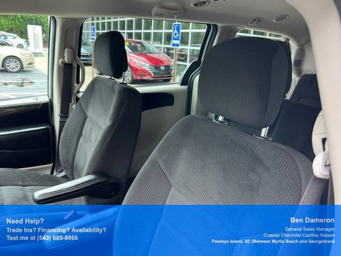 Used 2019 Dodge Grand Caravan SE FWD image 9