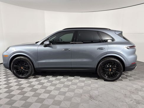 Used 2026 Porsche Cayenne AWD/4WD image 2
