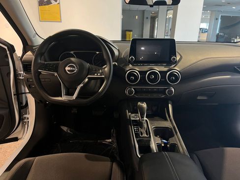 Used 2025 Nissan Sentra SV image 33