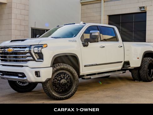 Used 2024 Chevrolet Silverado 3500 High Country w/ High Country Premium Package image 5