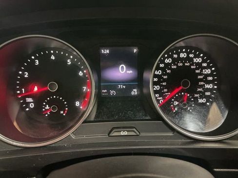 Used 2018 Volkswagen Tiguan SE w/ Panoramic Sunroof Package AWD/4WD image 20