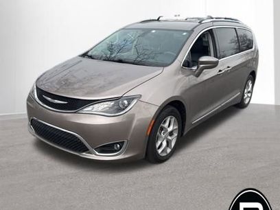 Used 2017 Chrysler Pacifica Touring-L Plus w/ Tire & Wheel Group