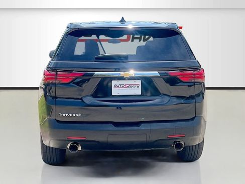 Used 2023 Chevrolet Traverse LS FWD image 5
