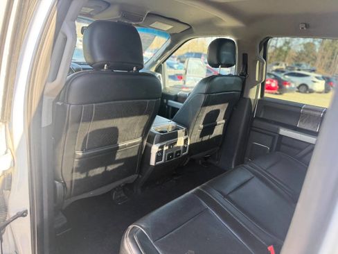 Used 2019 Ford F250 Lariat w/ Chrome Package image 27
