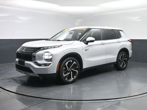 Used 2024 Mitsubishi Outlander SE image 27