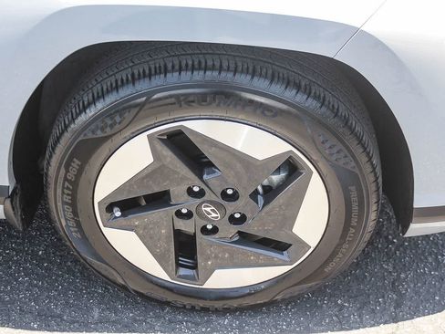 Certified 2024 Hyundai Kona SE FWD image 12