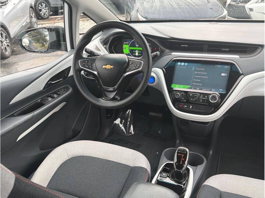 Used 2017 Chevrolet Bolt LT FWD image 6