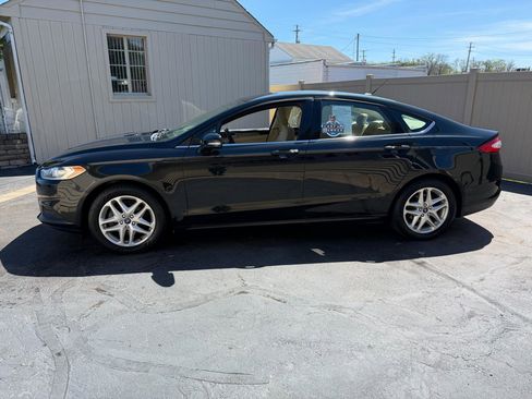 Used 2014 Ford Fusion SE image 10
