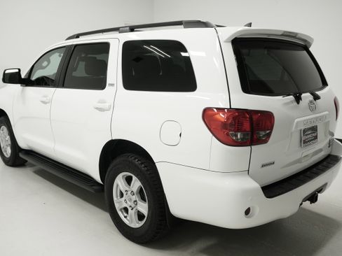 Used 2016 Toyota Sequoia SR5 image 6