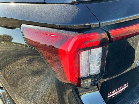 Certified 2025 Ford Explorer ST-Line w/ ST-Line Street Pack AWD/4WD image 24